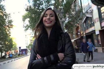 In one of my tourist trips, I managed to seduce a beautiful woman on the streets
